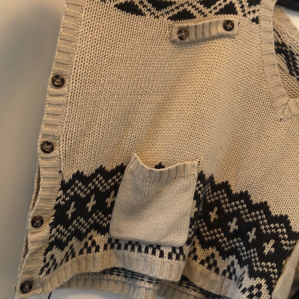 Poncho - Picture 2 of 2